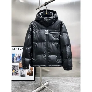 PRADA プラダ 2025年秋冬 ダウンジャケット 話題沸騰中の人気ブランド 商品画像 1