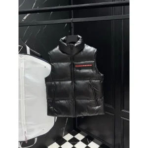 2025FW PRADA プラダ 秋冬注目の厳選モデル ダウンジャケット 商品画像 1