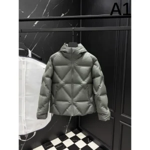 2025FW PRADA プラダ 海外支持率の高いモデル ダウンジャケット 商品画像 1