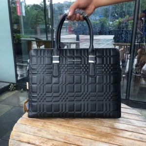 2025FW ブリーフケース BURBERRY バーバリー 新作限定カラー 上品でスタイリッシュ 商品画像 1