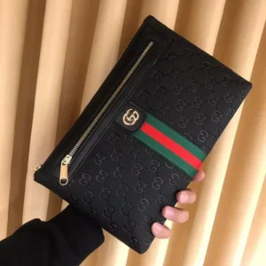 GUCCI グッチ クラッチバッグ 2025SS トレンドコーデを楽しめる注目モデル 商品画像 1