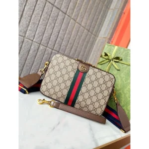 GUCCI グッチ ショルダーバッグ 2025SS 春先にぴったりな優雅なカラー 商品画像 1