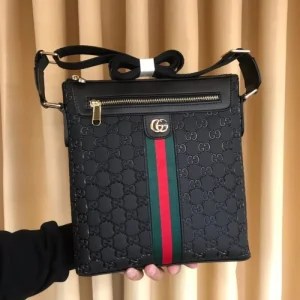 2025FW ショルダーバッグ GUCCI グッチ 秋冬新作 今年のマストアイテム トレンド必須 商品画像 1