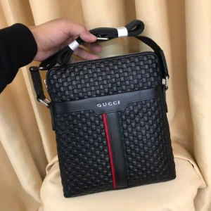 2025FW ショルダーバッグ GUCCI グッチ 新作クラシックデザイン 最安値で販売中 商品画像 1
