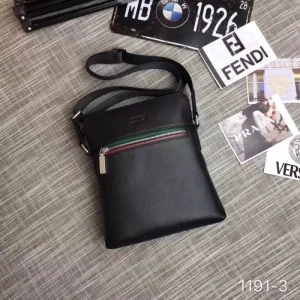 2025FW ショルダーバッグ GUCCI グッチ 相性抜群 どんなコーデにも合わせやすい人気モデル 商品画像 1