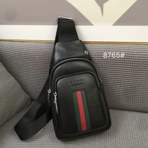 2025FW チェストバッグ GUCCI グッチ 定番人気アイテム 今や大人の必須バッグ 商品画像 1