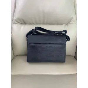 LOUIS VUITTON ルイヴィトン ショルダーバッグ 2025SS ファッション感度高めの注目アイテム 商品画像 1