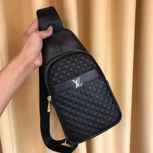 2025FW チェストバッグ LOUIS VUITTON ルイヴィトン 限定新作 人気が続くラグジュアリーアイテム 商品画像 1