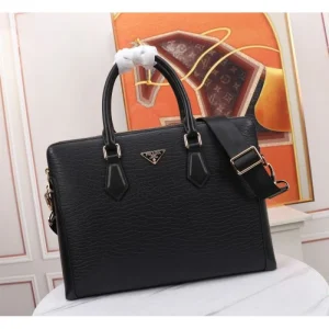 PRADA プラダ ブリーフケース 2025SS 今年のトレンドを先取りする注目モデル 商品画像 1