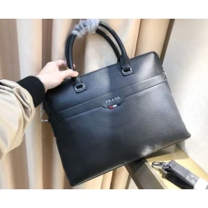 2025FW ブリーフケース PRADA プラダ トレンド感たっぷり 秋冬注目の新作バッグ 商品画像 1