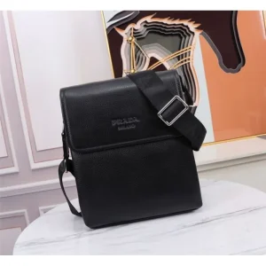 2025FW ショルダーバッグ PRADA プラダ 秋冬新作 季節感をプラスする洗練デザイン 商品画像 1