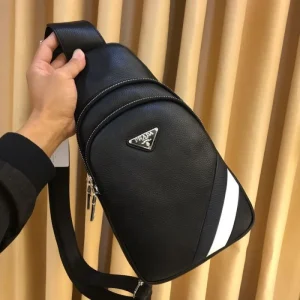 2025FW チェストバッグ PRADA プラダ 注目度抜群 継続人気の最新スタイル 商品画像 1