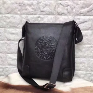 2025FW ショルダーバッグ VERSACE ヴェルサーチェ 新作登場 おしゃれ度を格上げする注目アイテム 商品画像 1