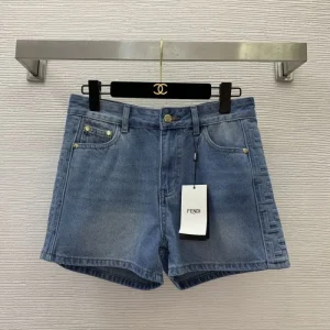 フェンディ (FENDI) 2025SS新作 ズッカ柄 [主要商品タイプ] 素敵デザイン?未入荷 ※[主要商品タイプ]を補ってください 商品画像 1
