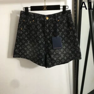 ルイヴィトン (LOUIS VUITTON) 2025SS新作 LVリベット デニムパンツ 全シーン対応 商品画像 1