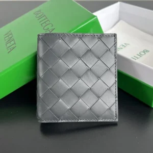 2025SS ギフトにも! BOTTEGA VENETA ボッテガヴェネタ 二つ折り財布 商品画像 1
