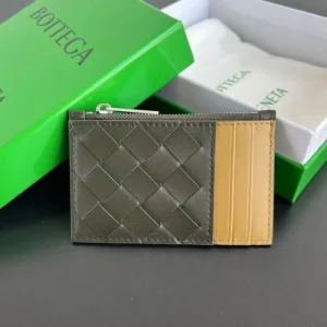 2025SS 超必須アイテム BOTTEGA VENETA ボッテガヴェネタ カードケース 商品画像 1