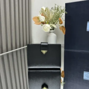 2025SS 奇跡のセール特価! PRADA プラダ 二つ折り財布 商品画像 1