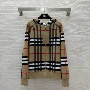 2025SS ニットコート BURBERRY バーバリー カジュアル感を出す 商品画像 1