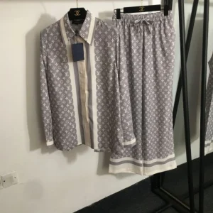 2025SS 上下セット LOUIS VUITTON ルイヴィトン 緊急セールで驚き価格 商品画像 1