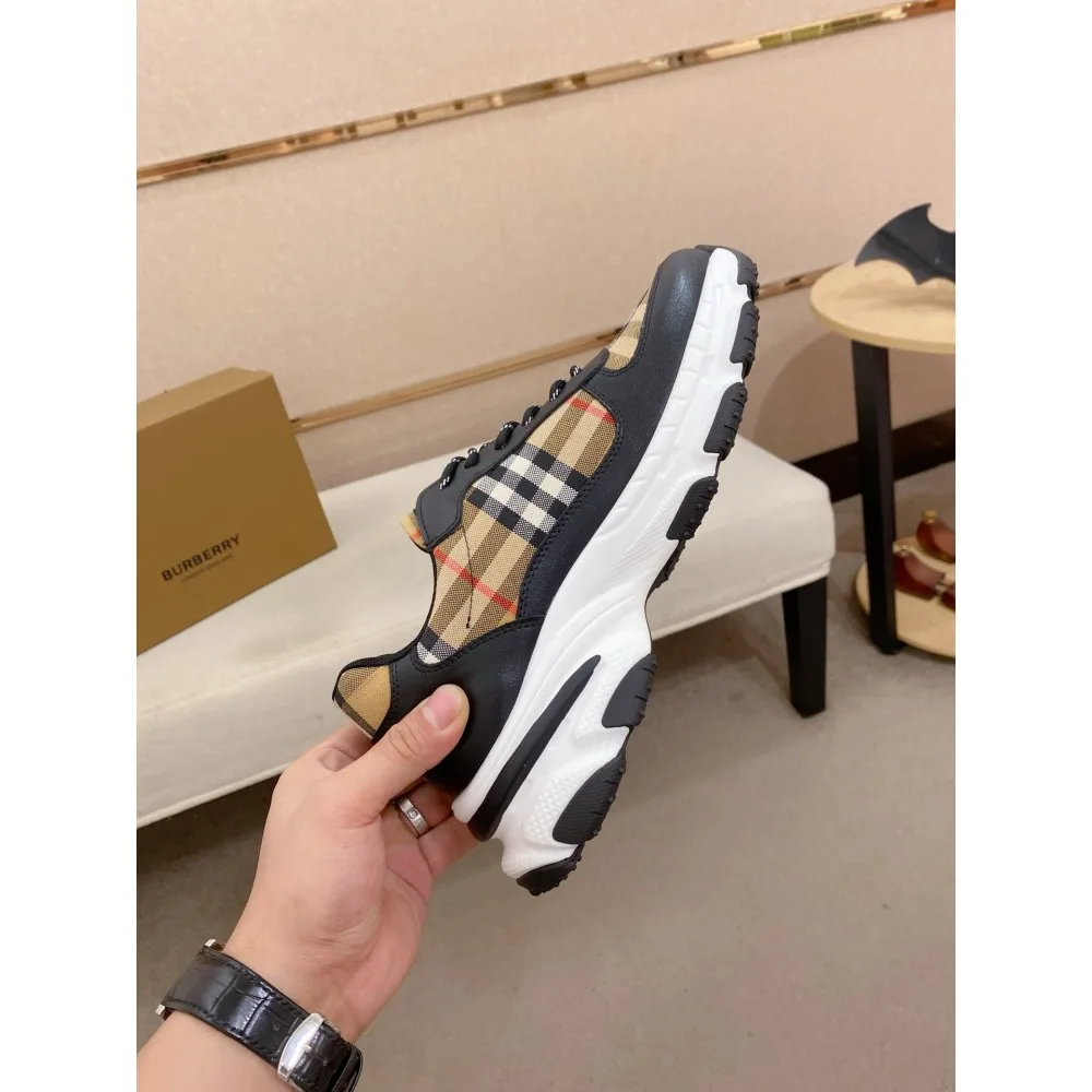 2025SS スニーカー BURBERRY バーバリー 絶大な人気を誇る春夏の新作スニーカー 商品画像 5