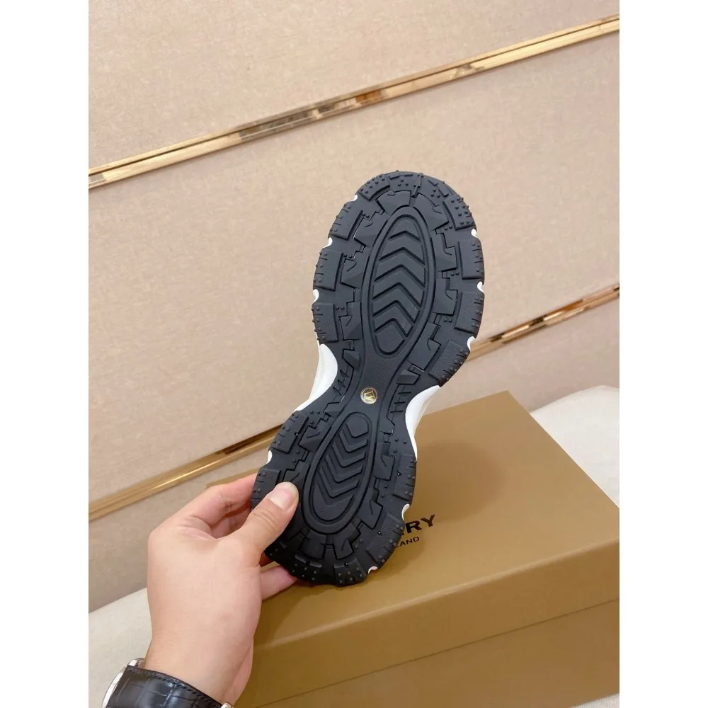 2025SS スニーカー BURBERRY バーバリー 絶大な人気を誇る春夏の新作スニーカー 商品画像 9