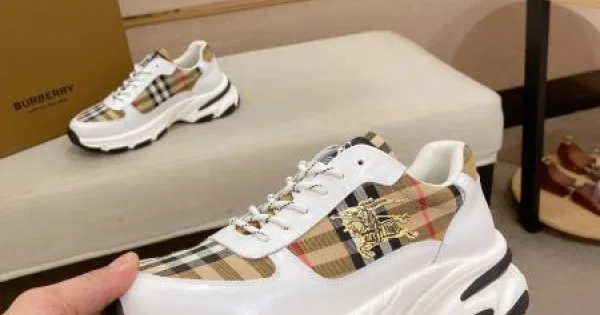 2025SS スニーカー BURBERRY バーバリー 絶大な人気を誇る春夏の新作スニーカー 商品画像 11