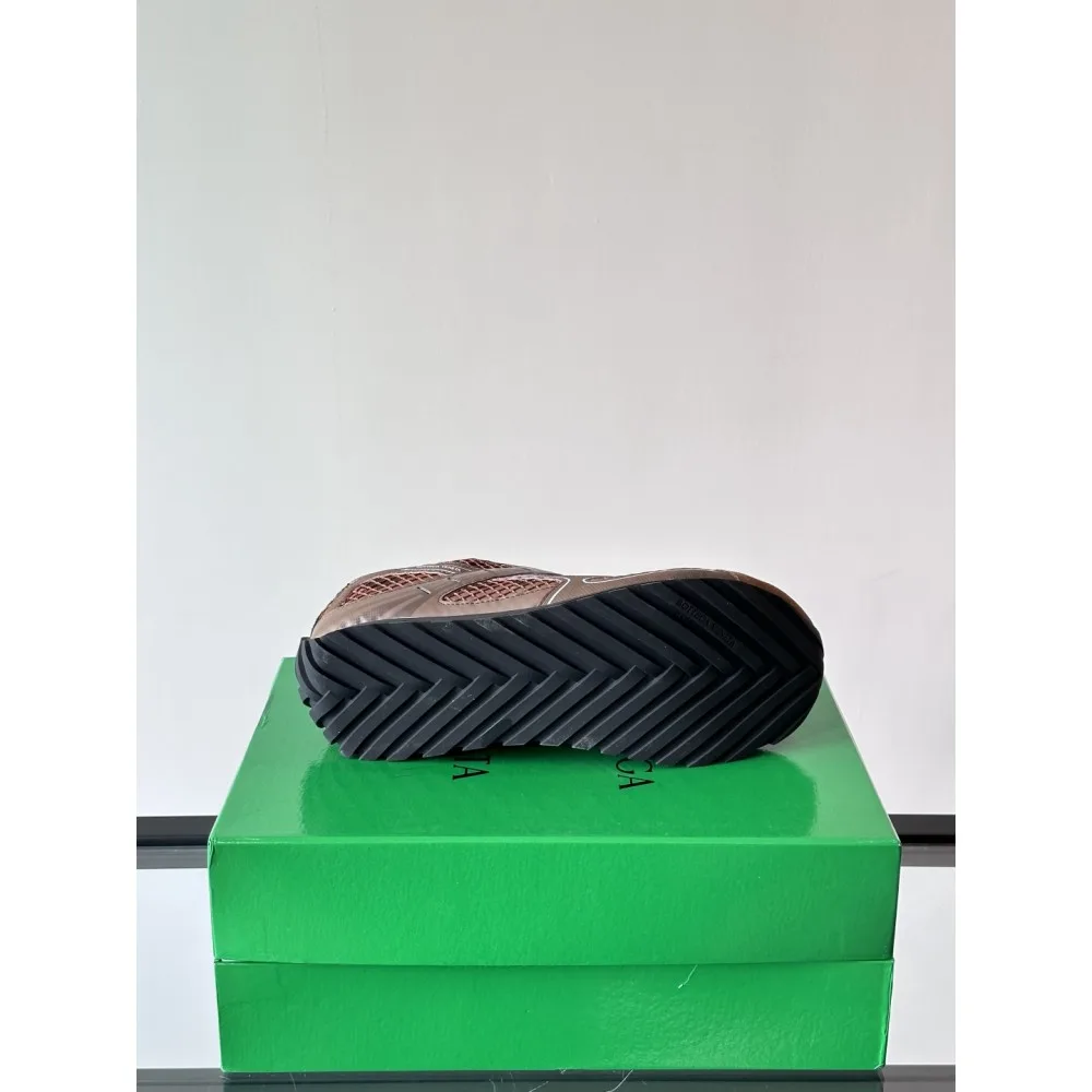 2025SS スニーカー BOTTEGA VENETA ボッテガヴェネタ 毎シーズン話題!存在感のある一足 商品画像 9