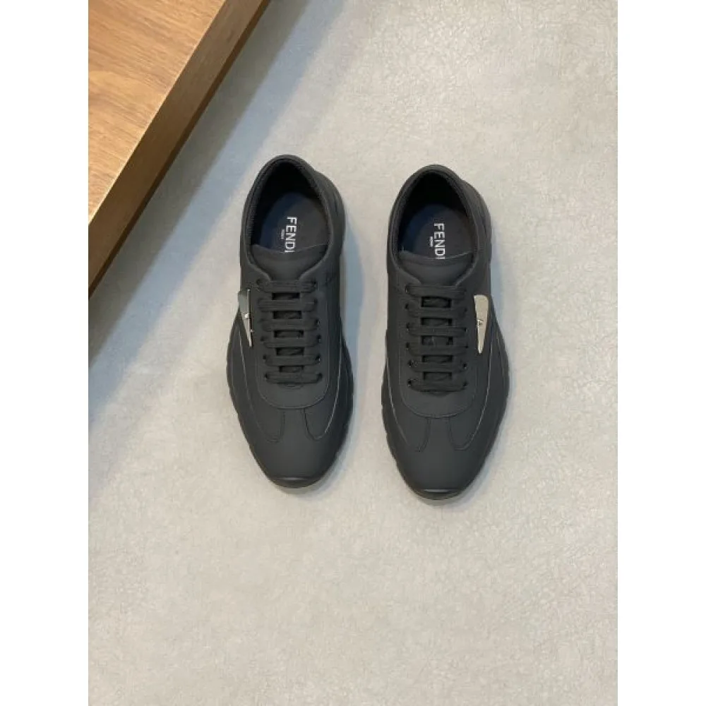 FENDI フェンデイ 2025SS おしゃれに着こなせる メンズ用 スニーカー 商品画像 4