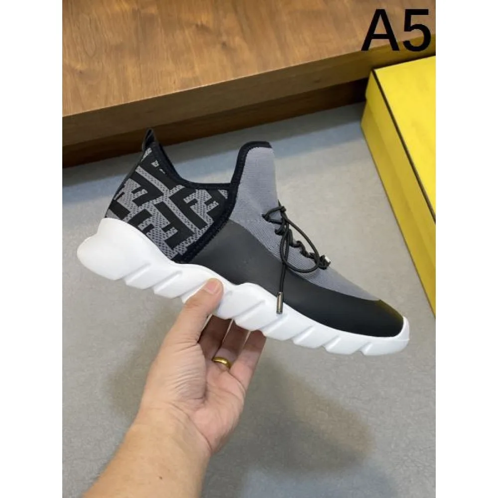 FENDI フェンデイ 2025SS 毎シーズン人気が高い メンズ用 スニーカー 商品画像 5