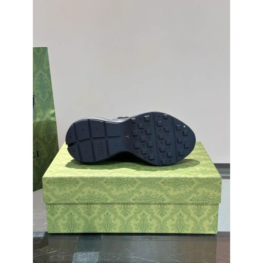 GUCCI グッチ 2025SS お目立ち度の高い新品 メンズ用 スニーカー 商品画像 9