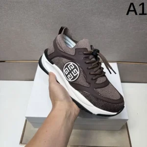 2025FW メンズ スニーカー GIVENCHY ジバンシィ 日本未上陸のブランドで差をつけろ 商品画像 1