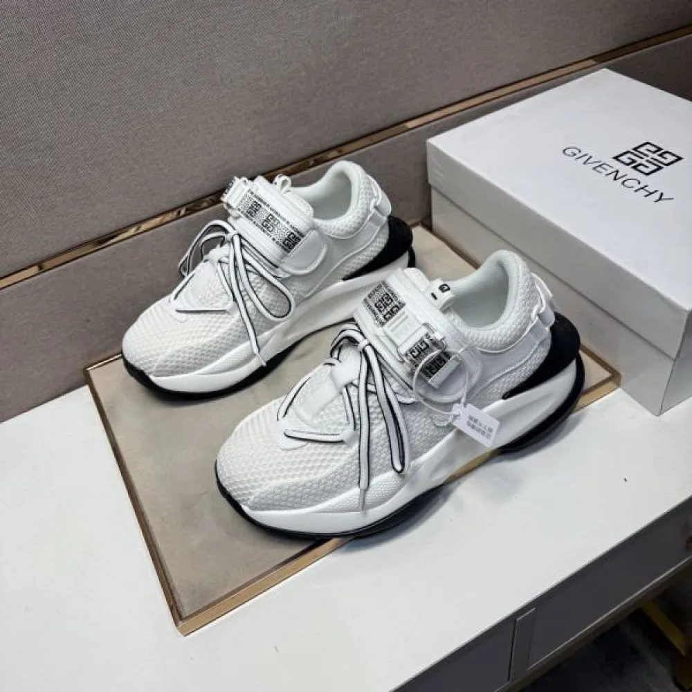 2025FW メンズ スニーカー GIVENCHY ジバンシィ 大人の印象が溢れ出るエレガントなデザイン 商品画像 4