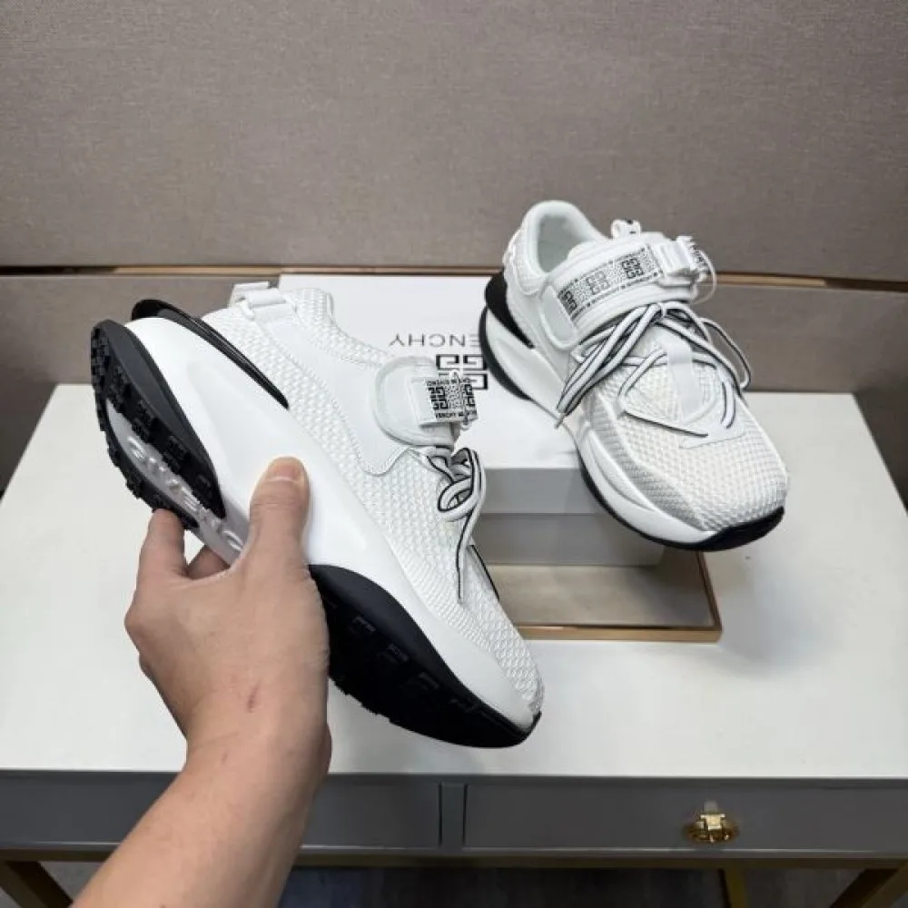 2025FW メンズ スニーカー GIVENCHY ジバンシィ 大人の印象が溢れ出るエレガントなデザイン 商品画像 7