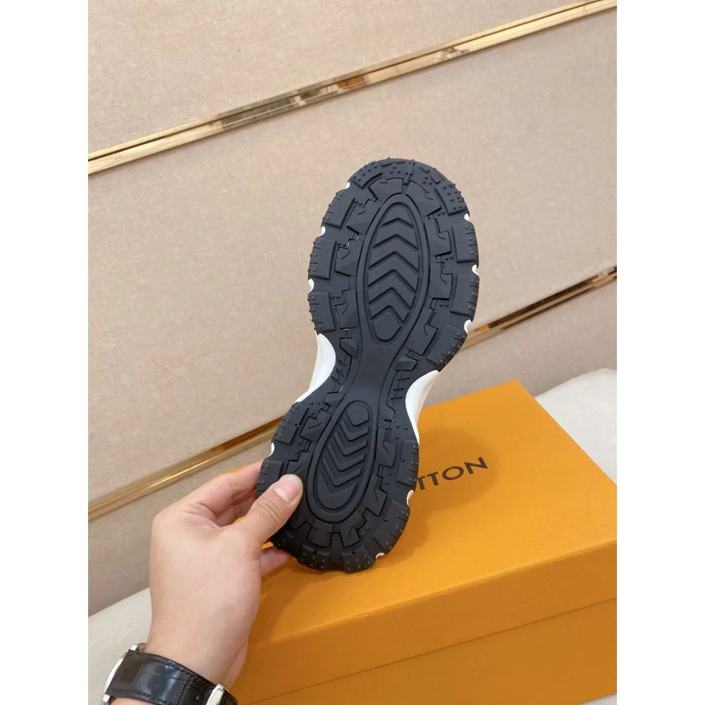 2025SS スニーカー LOUIS VUITTON ルイヴィトン 最後の春夏モデル!限定注目作 商品画像 9