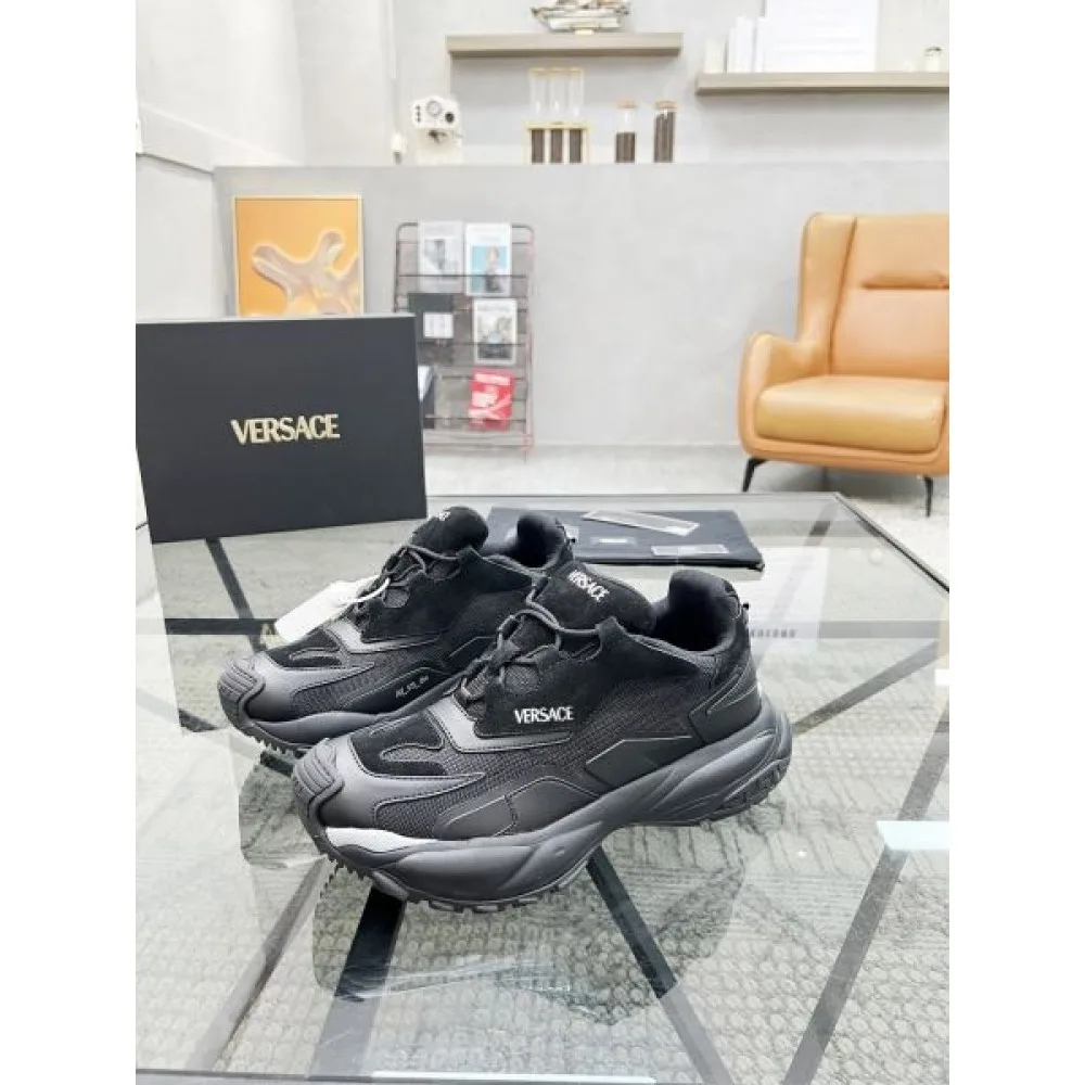 VERSACE ヴェルサーチェ 2025SS 季節を問わず活躍し メンズ用 スニーカー 商品画像 3