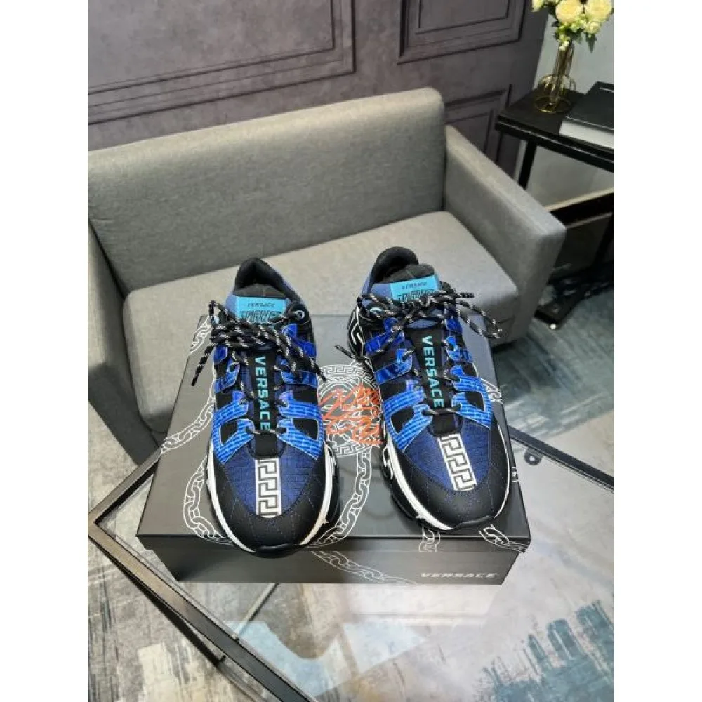 2025FW メンズ スニーカー VERSACE ヴェルサーチェ 大人っぽく見せてくれるエレガントなデザイン 商品画像 5
