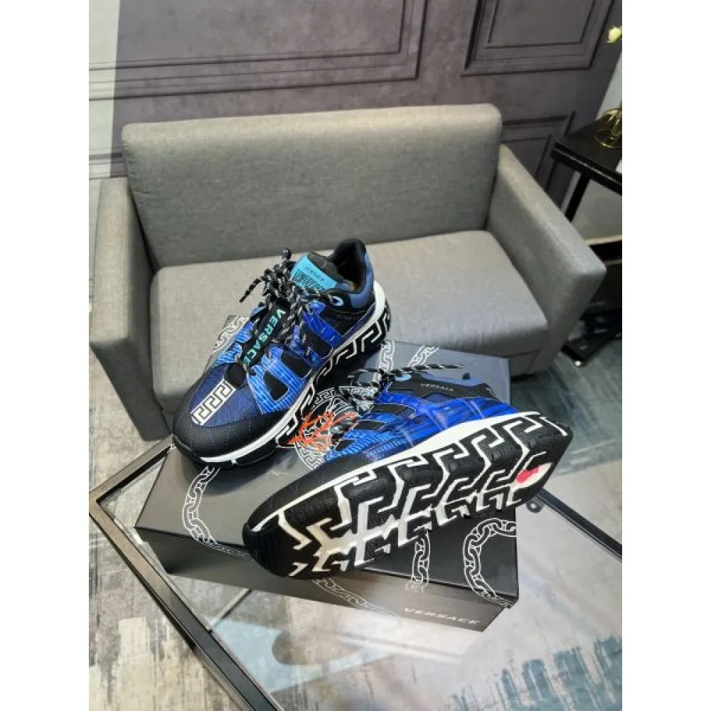 2025FW メンズ スニーカー VERSACE ヴェルサーチェ 大人っぽく見せてくれるエレガントなデザイン 商品画像 6