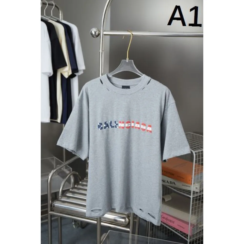 2025SS BALENCIAGA バレンシアガ 新作オーバーサイズ 半袖Tシャツ トレンド感満載ユニセックスデザイン 商品画像 1