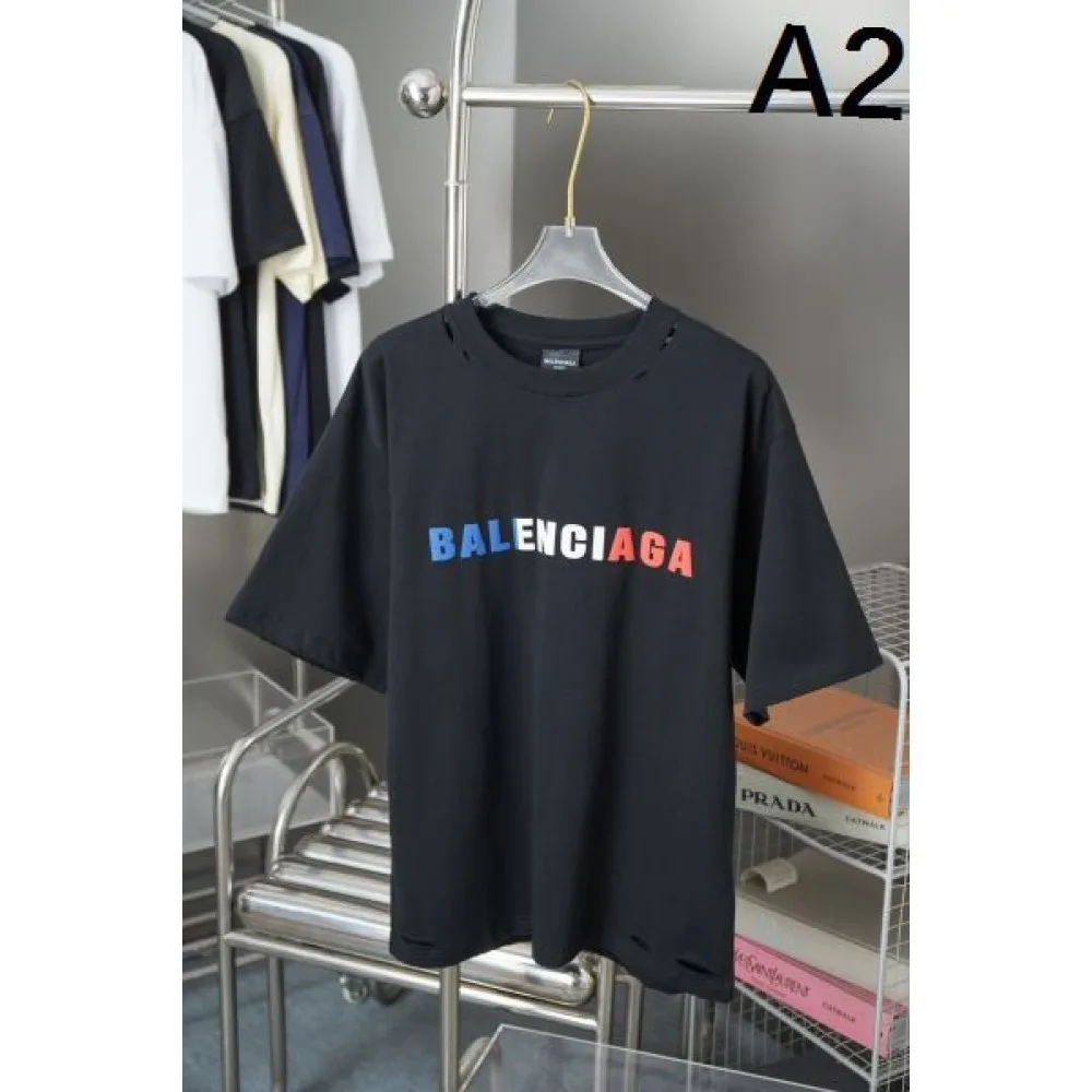 2025SS BALENCIAGA バレンシアガ 新作オーバーサイズ 半袖Tシャツ トレンド感満載ユニセックスデザイン 商品画像 2