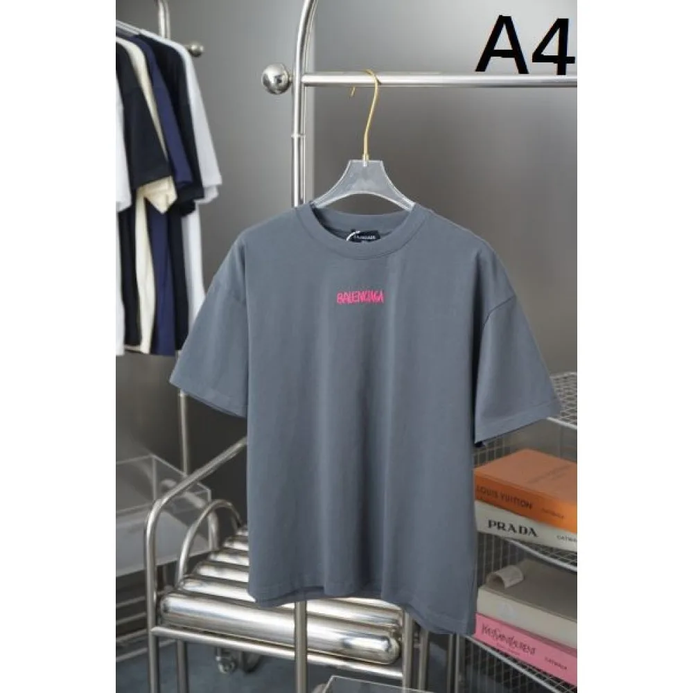 2025SS BALENCIAGA バレンシアガ トレンドロゴプリント 半袖Tシャツ モード系ユニセックスコーデ 商品画像 4