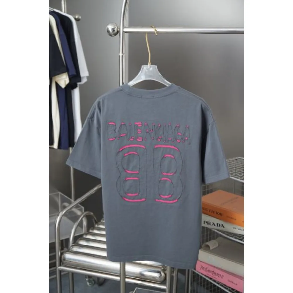 2025SS BALENCIAGA バレンシアガ トレンドロゴプリント 半袖Tシャツ モード系ユニセックスコーデ 商品画像 5