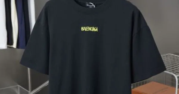 2025SS BALENCIAGA バレンシアガ トレンドロゴプリント 半袖Tシャツ モード系ユニセックスコーデ 商品画像 12