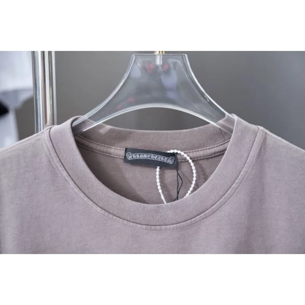 2025SS 半袖Tシャツ CHROME HEARTS クロムハーツ 明るい雰囲気があり 商品画像 5