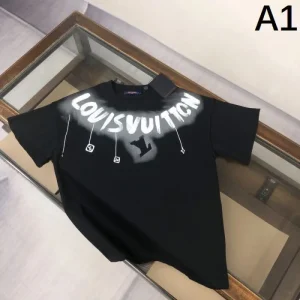 2025SS 半袖Tシャツ LOUIS VUITTON ルイヴィトン セレブも多数愛用 商品画像 1