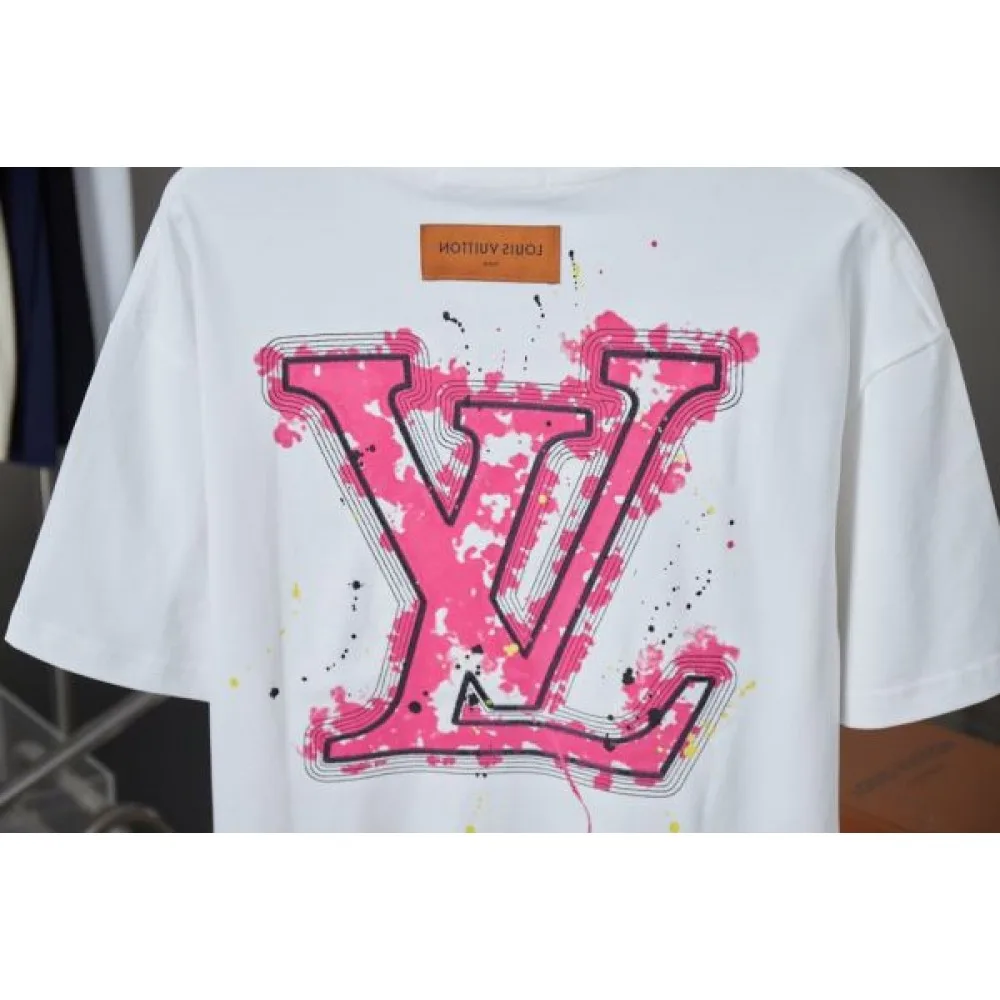 2025SS LOUIS VUITTON ルイヴィトン 定番モノグラム風 半袖Tシャツ トレンド感満載ユニセックス 商品画像 6