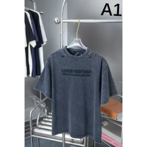 2025SS LOUIS VUITTON ルイヴィトン セレブ愛用 半袖Tシャツ 高級感とカジュアルの融合 商品画像 1