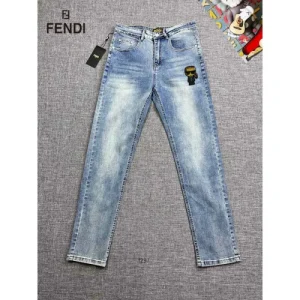 2025秋冬 ジーパン FENDI フェンディ 瞬時におしゃれ上級者 新作モデル 商品画像 1