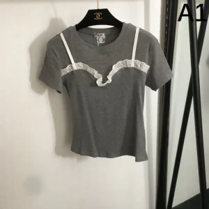 シャネル (CHANEL) 2025SS ロゴ刺繍 半袖Tシャツ 定番人気モデル 商品画像 1
