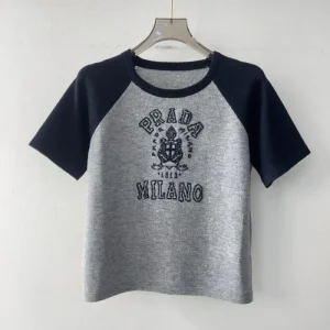 プラダ (PRADA) 2025SS新作 ジャージー 半袖Tシャツ 夏のマストアイテム 商品画像 1